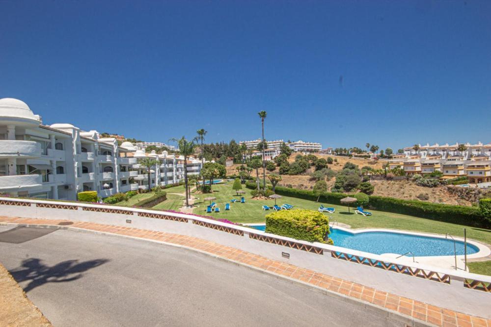 Wonderful 2 Bed Apartment With Stunning Sea Views Sitio de Calahonda Dış mekan fotoğraf