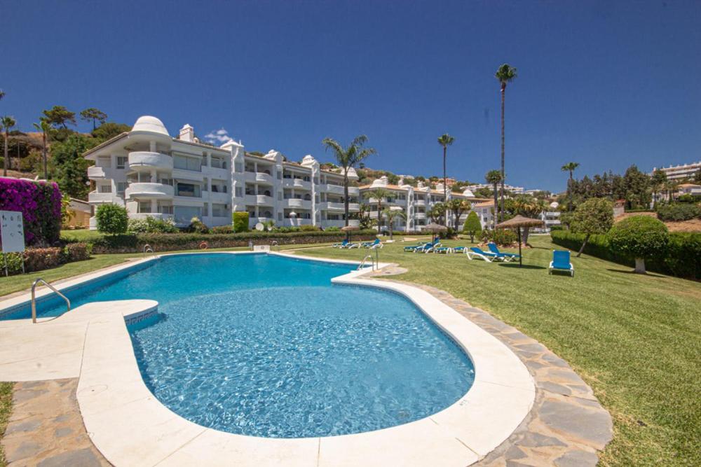 Wonderful 2 Bed Apartment With Stunning Sea Views Sitio de Calahonda Dış mekan fotoğraf